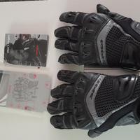 Guanti estivi da moto