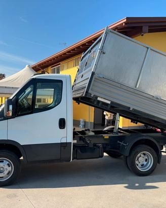 IVECO DAILY RIBALTABILE TRE LATI EURO6 - COME NUOV