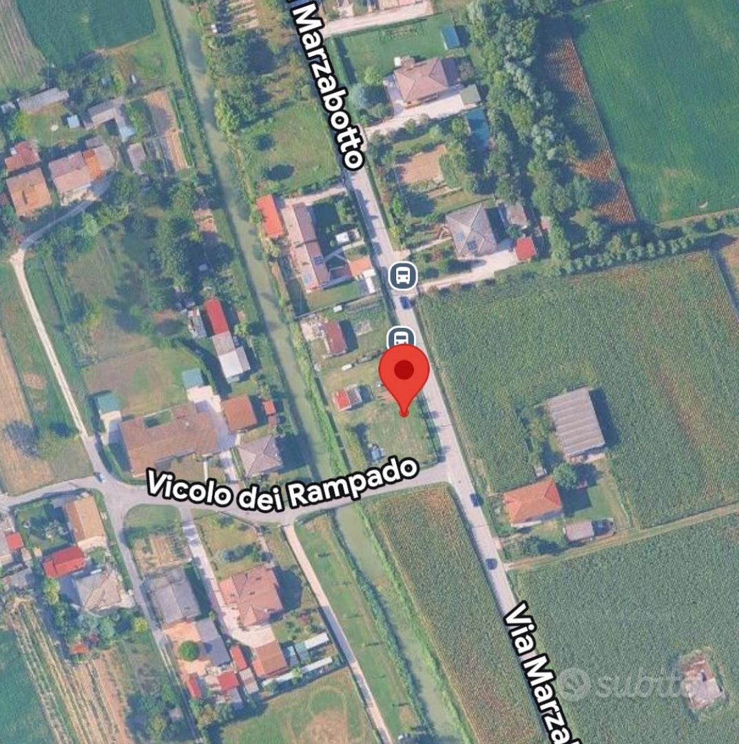 Terreno edificabile recintato con magazzino civico - Vista 2