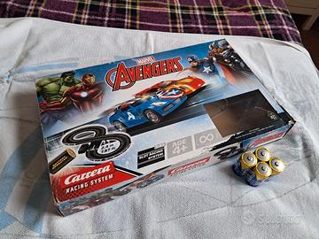 Marvel Avengers Pista Carrera Racing con Batterie