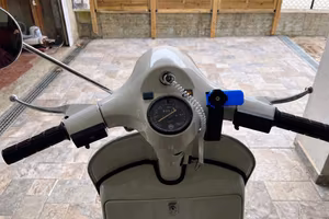 Porta cellulare vespa con sistema quadlock