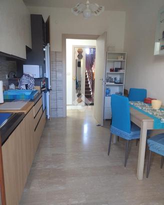 MONOLOCALE A MINTURNO