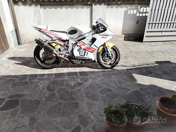 r6 pronto pista