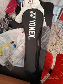 RACCHETTA BADMINTON NUOVA MAI USATA MARCA YONEX 