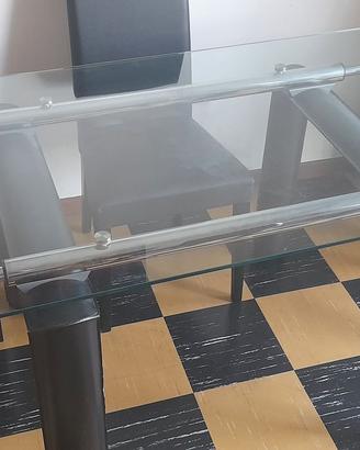 Tavolo in vetro allungabile