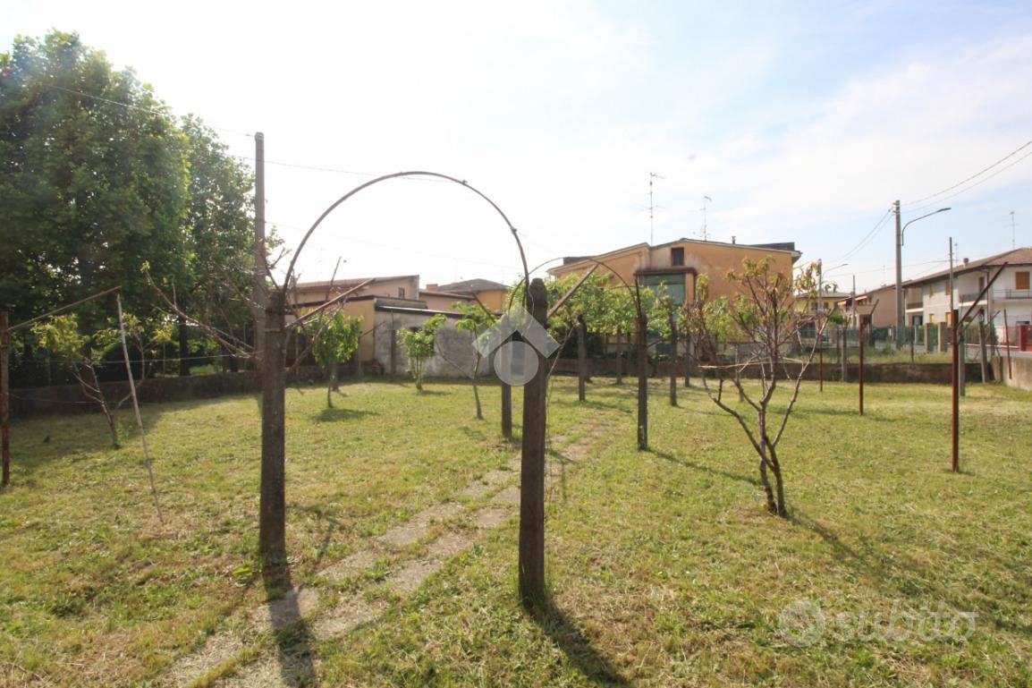 TER. RESIDENZIALE A MANERBIO - Vista 4
