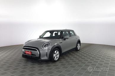 MINI Mini 5 Porte 1.5 Cooper Essential 5 porte