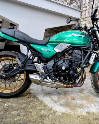 Kawasaki Z 650 RS (3.900 km) + Sella Extra