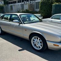 Jaguar XJ XJ8 3.2 cat