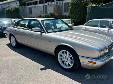 Jaguar XJ XJ8 3.2 cat