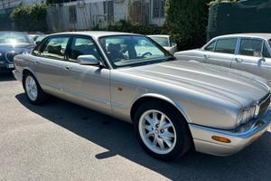 Jaguar XJ XJ8 3.2 cat