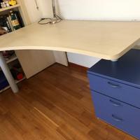 Scrivania con cassettier