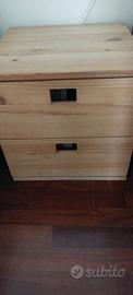 Comodino in legno