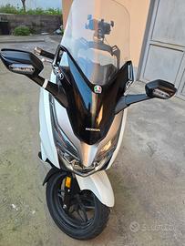 Scooter Honda Forza 300