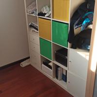 mobile contenitore con scaffali