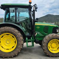 John Deere 5820