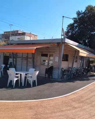 Vendita immobile con licenza Punto Pranzo a Calen