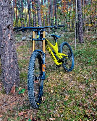 2023 Commencal Supreme