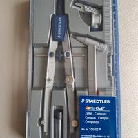 Compasso staedtler e maschera per cerchi