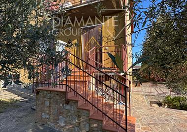 Appartamento indipendente a p. terra con giardino