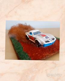 Diorama Stradale Rally con Modellino in Omaggio 