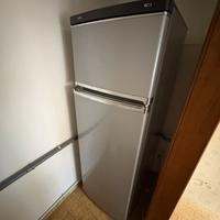Frigorifero doppia porta con freezer
