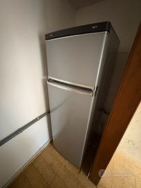 Frigorifero doppia porta con freezer