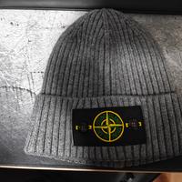 berretto nuovo grigio stone Island 