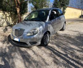 Lancia Ypsilon 1.2 69 CV Unyca