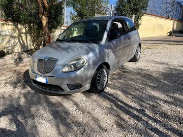 Lancia Ypsilon 1.2 69 CV Unyca