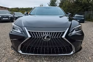 Lexus ES Hybrid Luxury