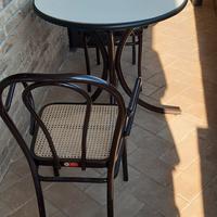 tavolo con 4 sedie rotondo. 120x120x74 altezza 