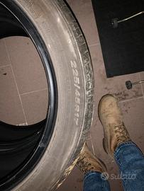 225/45 r 17
