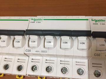 Schneider Magnetotermico 4 Poli 25A e 32A