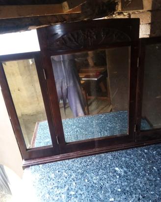 toilette con specchio e piano in marmo 