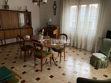 VILLA SINGOLA CON GIARDINO!!