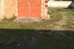 Terreno agricolo recintato uso deposito