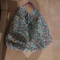 Borsa tote patchwork multicolore con manico viola 