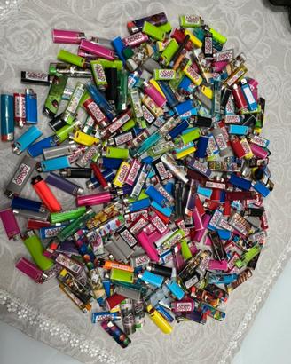 Lotto accendini nuovi marca bic e clipper!!!