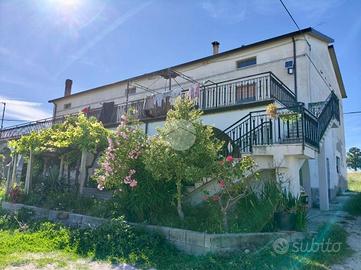 CASA DI CORTE A CAMPODIPIETRA