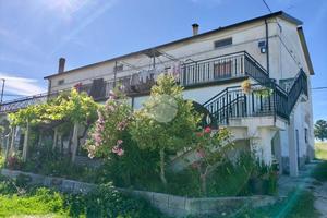 CASA DI CORTE A CAMPODIPIETRA