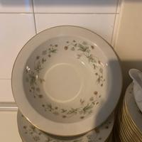 Set da pranzo -57 pezzi-Royal Daulton-Strawberry C