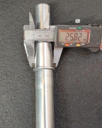 Perno ruota per cavalletto mono braccio Ducati MV