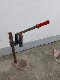 Macchine tappatrici a colonna vintage