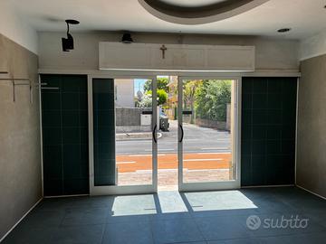 Locale per negozio in zona Portone