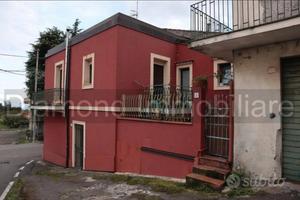 Casa singola di 100mq con garage a Santa Venerina