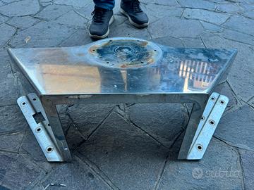 Supporto in accaio inox per sedia combattimento
