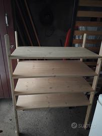 scaffali in legno