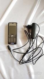 Cellulare Sony Ericsson T630, con caricatore