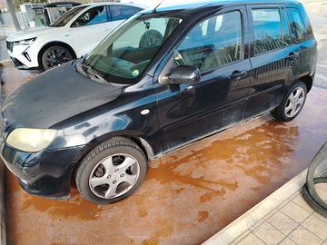 Auto Mazda 2